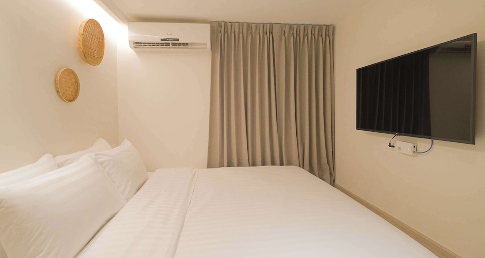 Standard Room, 1 Double Bed, Non Smoking photo 2