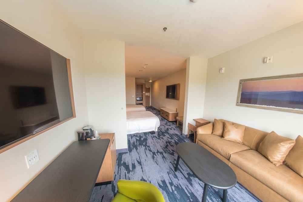 Suite, Multiple Beds, City View photo 2