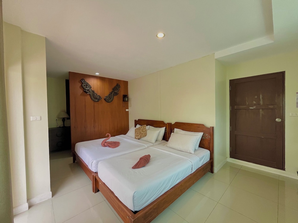 Deluxe Triple Room - Photo 18