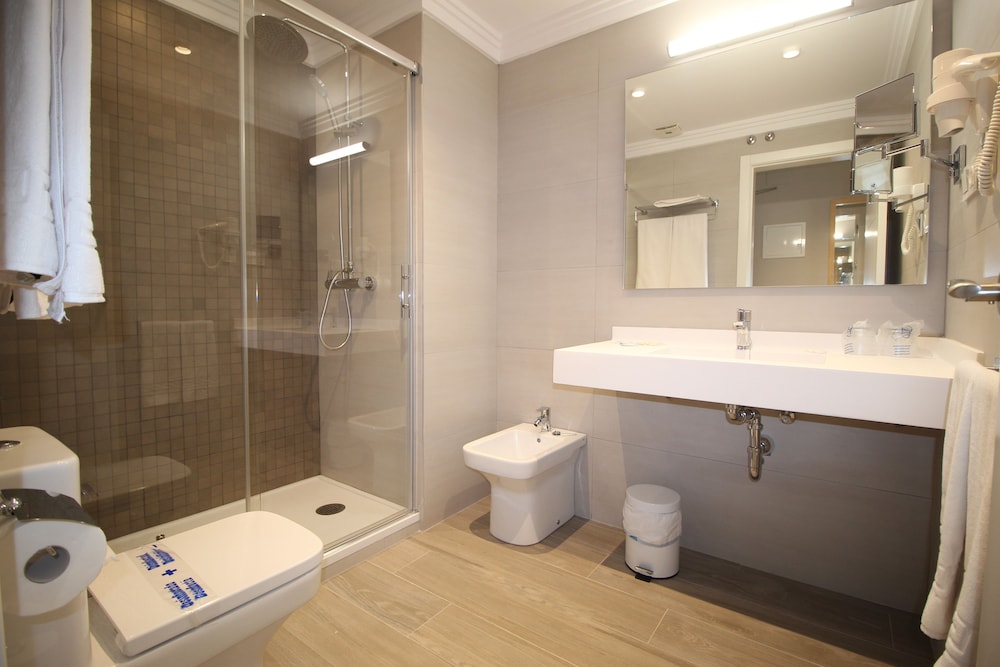 Superior Room - Photo 9