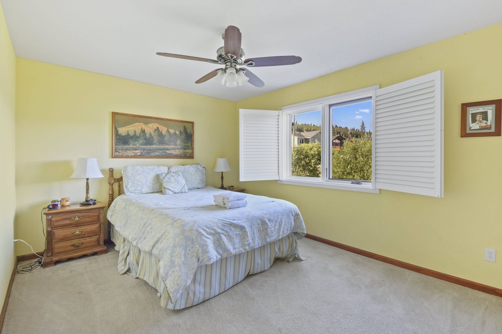 House, Multiple Beds, Balcony, Mountain View (Mule Meadows)