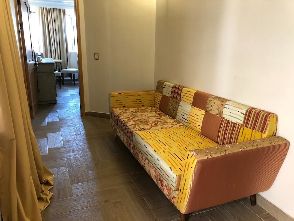 Suite, 2 Bedrooms photo 2