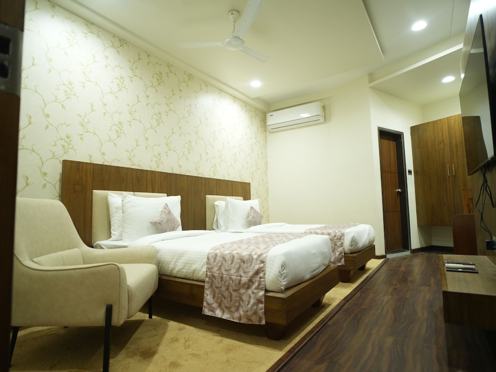 Family Room, Multiple Beds, Non Smoking