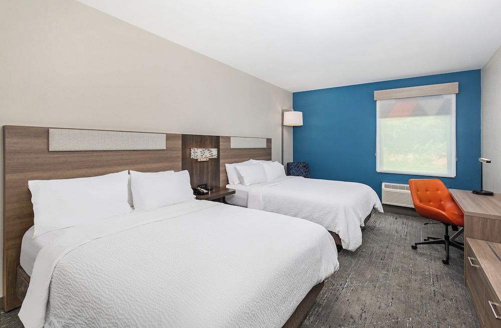 Standard Room, 2 Queen Beds (Communications) - Photo 6