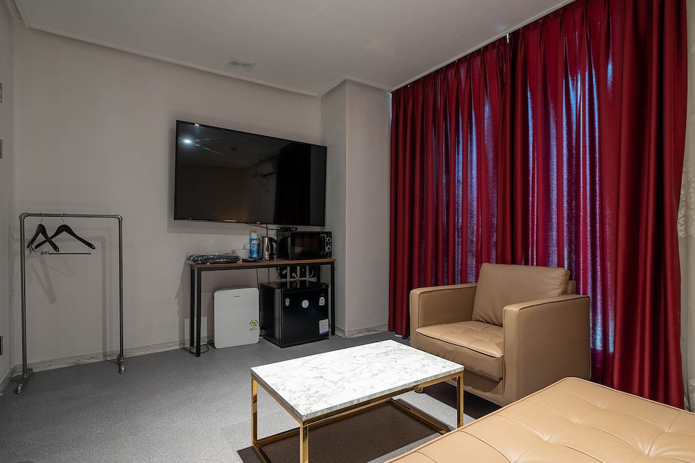 Standard Room - Photo 28