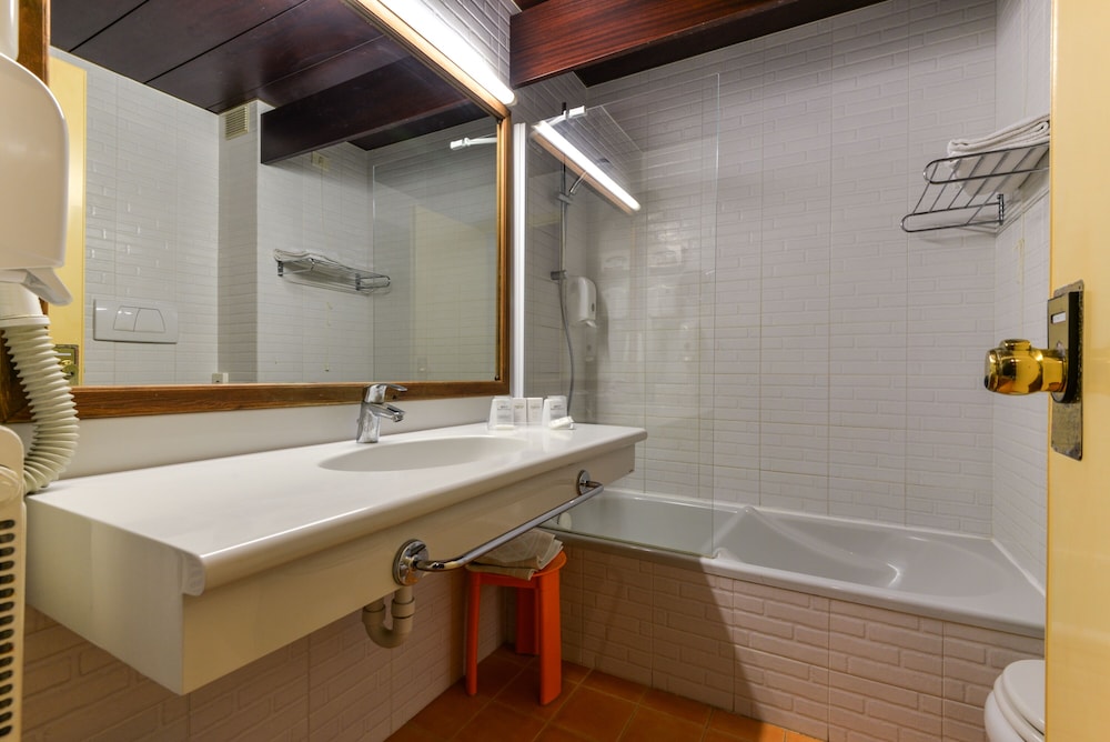 Classic Double Room - Photo 48