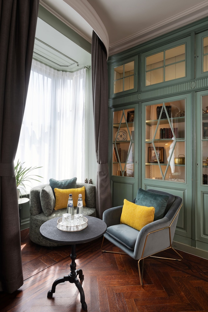 Luxury Room, Canal View - Photo 3