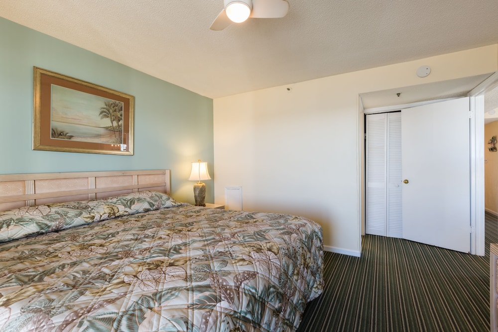 3 Bedroom, 3 Bathroom, Oceanfront Condo photo 1