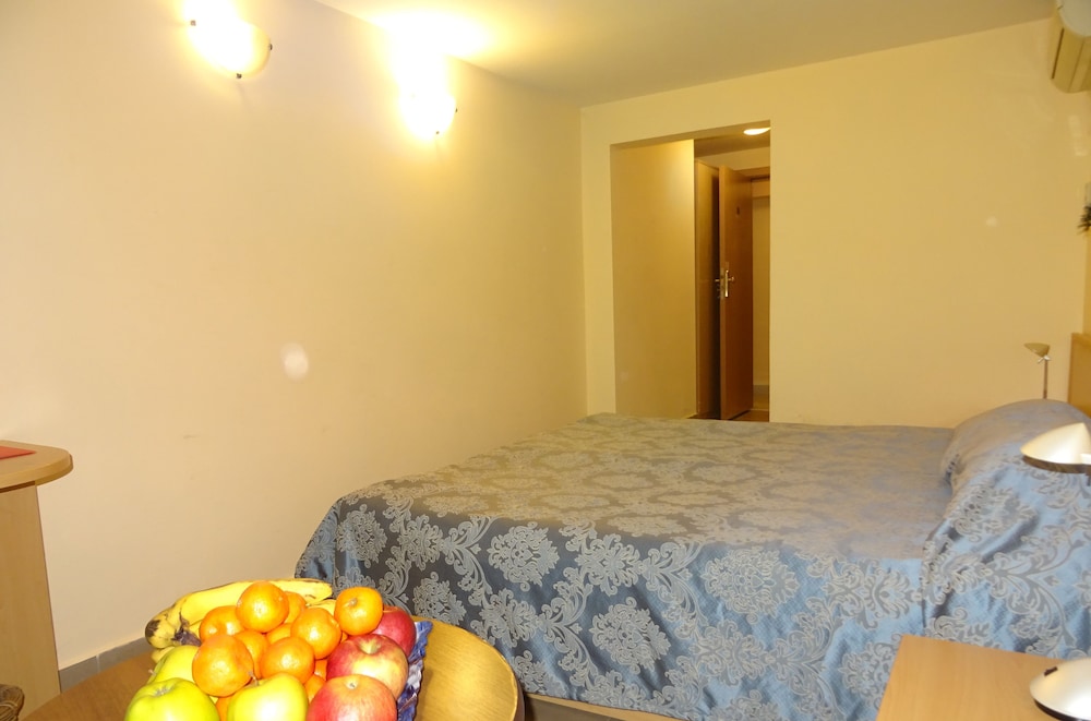 Ground floor Room (Without a Window) photo 3