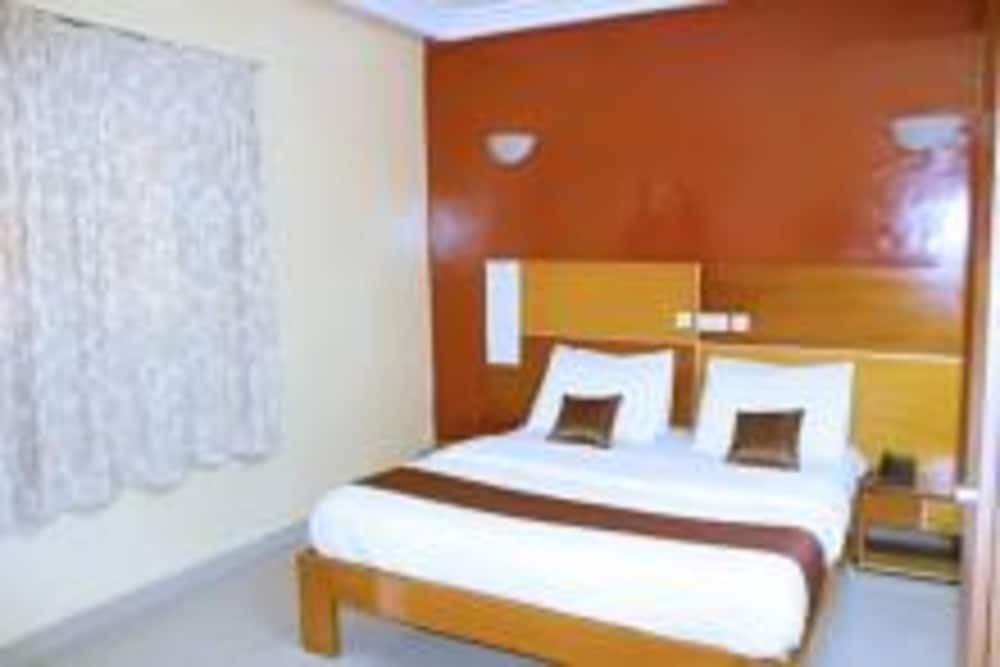 Superior Room, 1 Queen Bed, Non Smoking photo 3