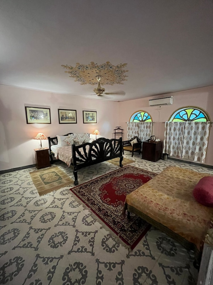 Royal Chamber - Photo 3