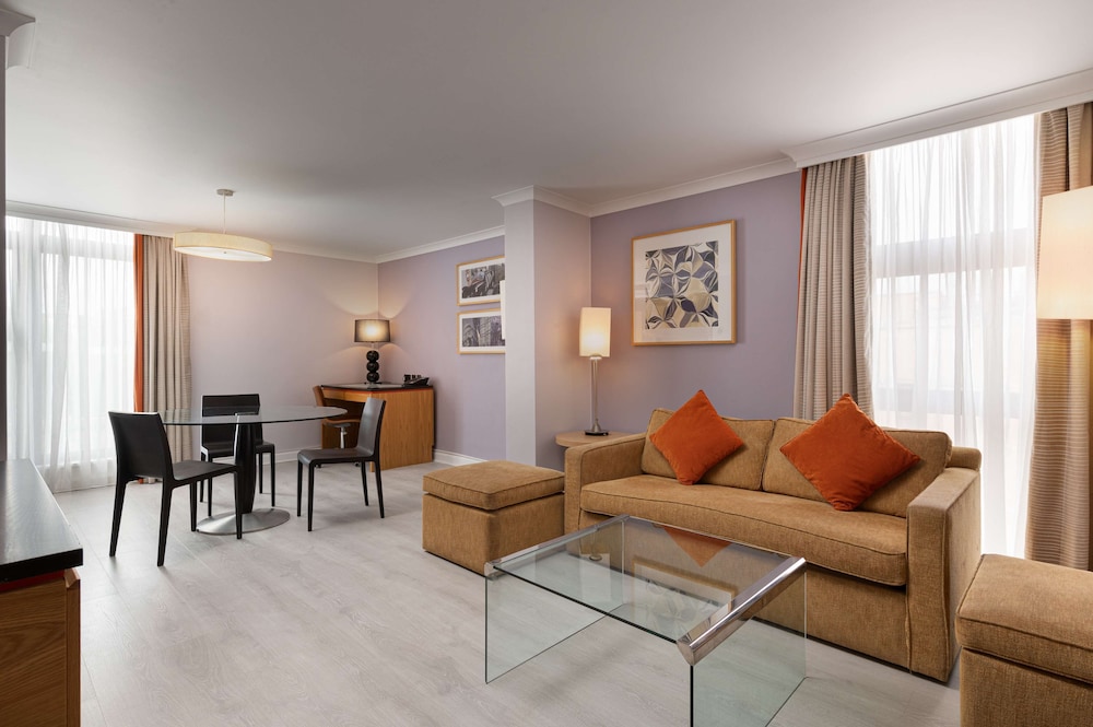 Presidential Suite thumbnail 5