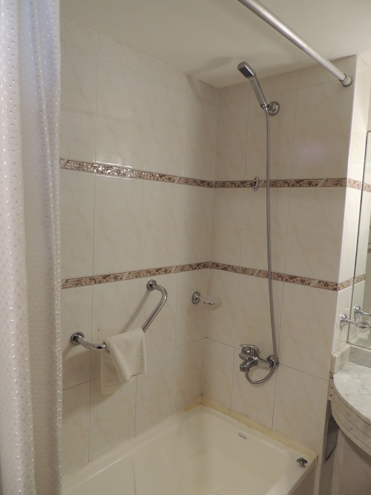 Standard Twin Room photo 2