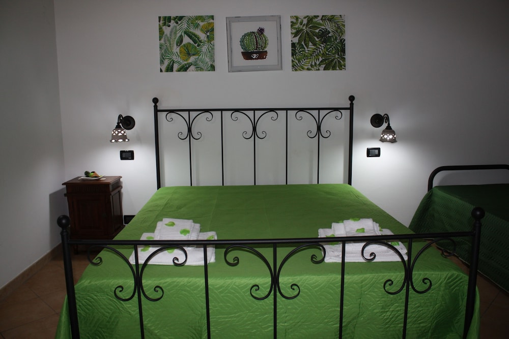 Basic Triple Room
