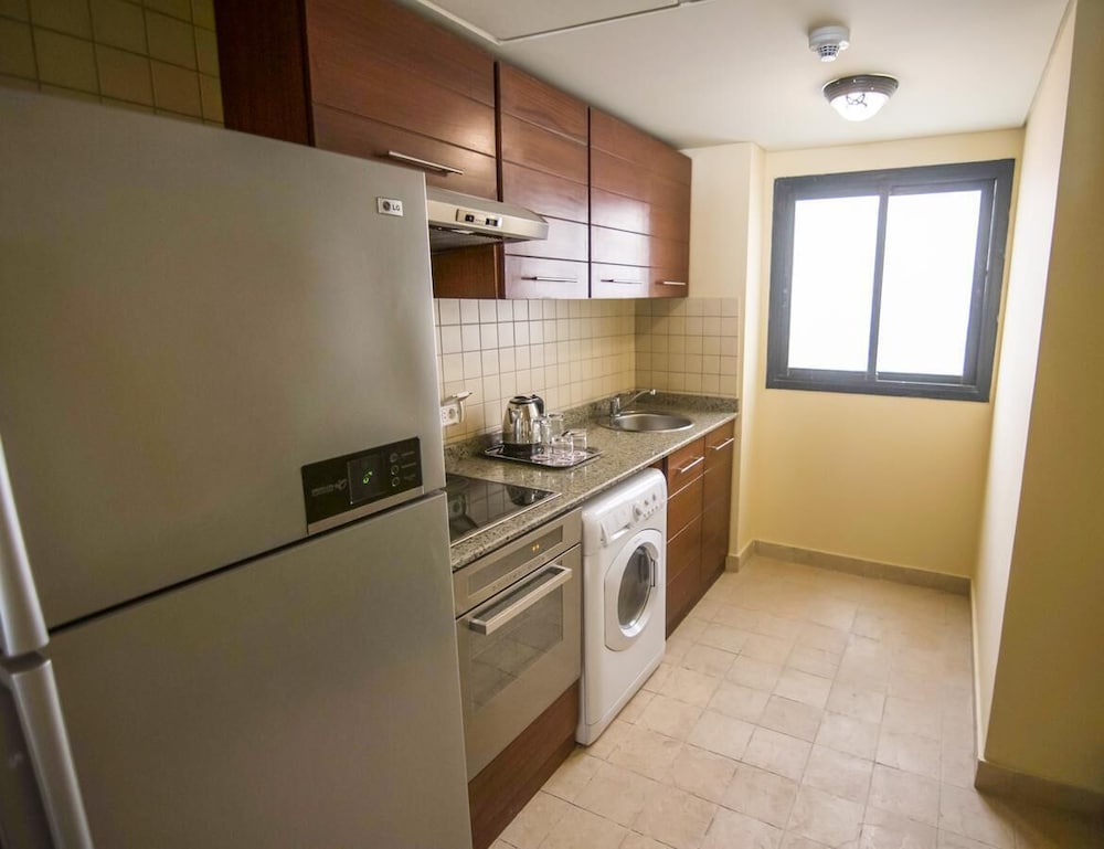 Superior Suite, 3 Bedrooms, Pool View - Photo 11