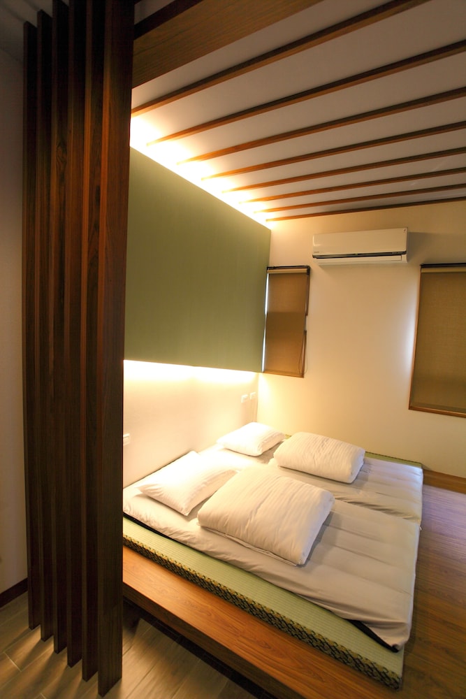 Standard Twin Room, Multiple Beds, Non Smoking (101) photo 1