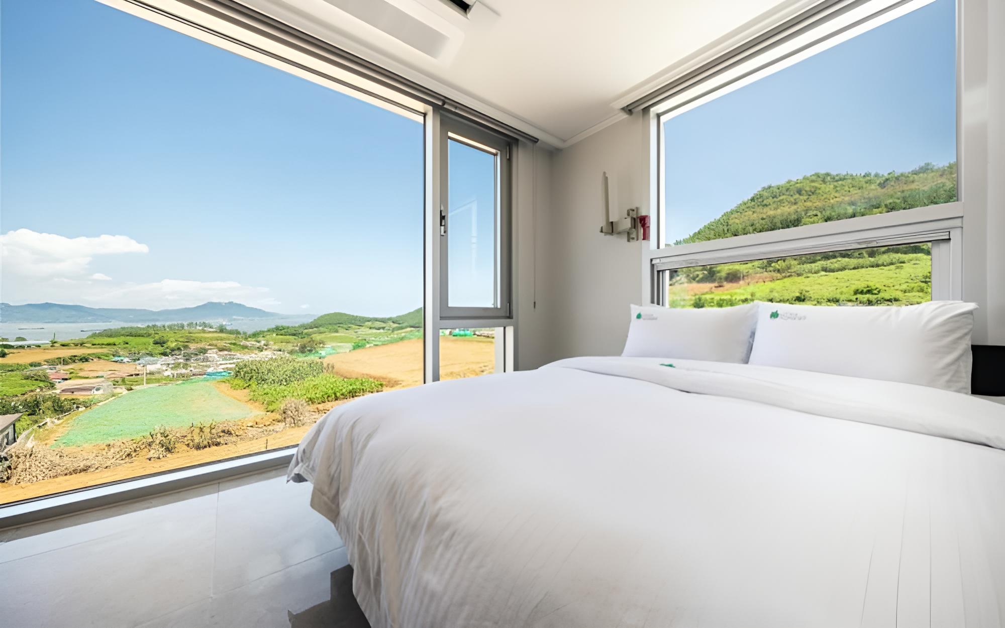 Room (Room 303 (Ocean View)) - Photo 1