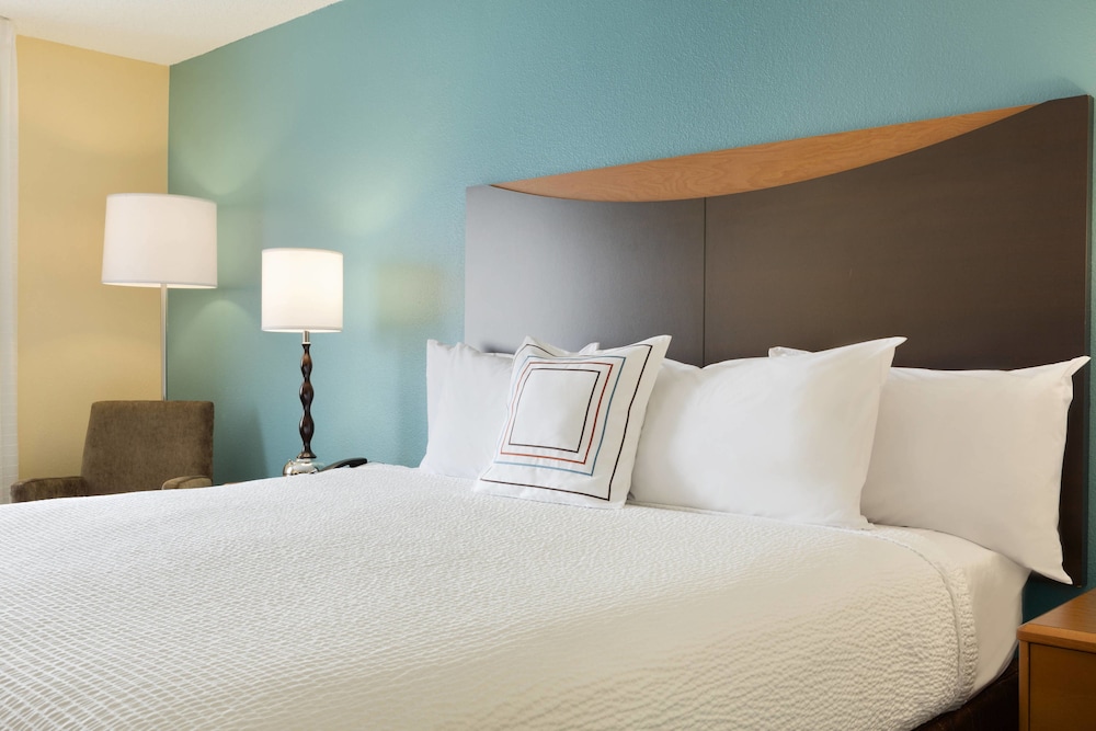 Room, 1 Queen Bed (Mobility Accessible, Tub) photo 1