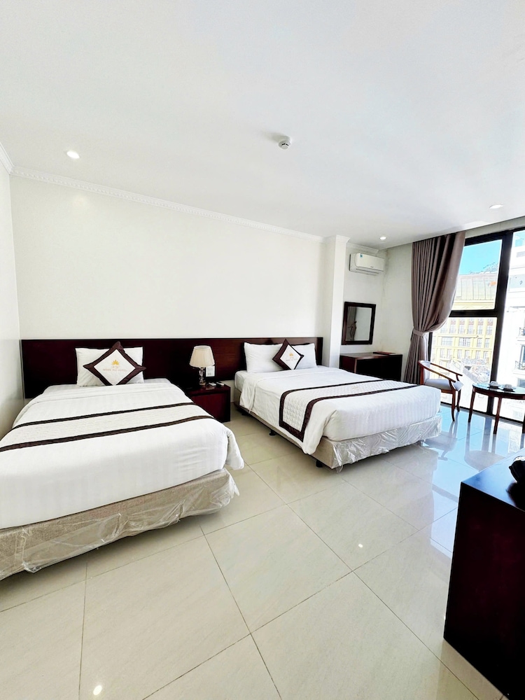 Superior Triple Room, Multiple Beds, Private Bathroom, City View