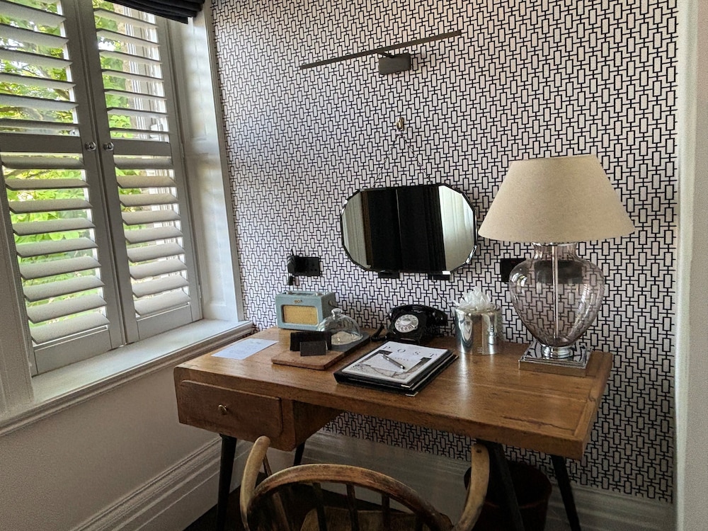 Superior Double Room, 1 Double Bed, Ensuite, Garden View (Gold) photo 3