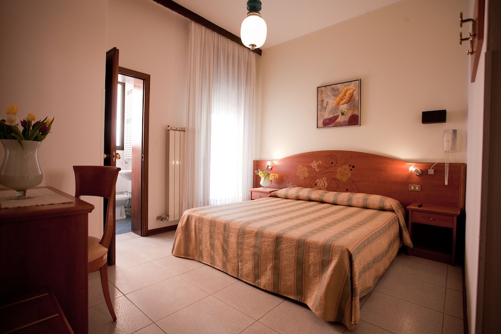 Single Room photo 1