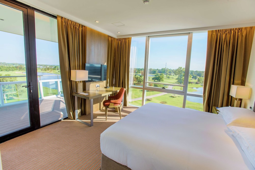 Suite, Terrace, Corner
