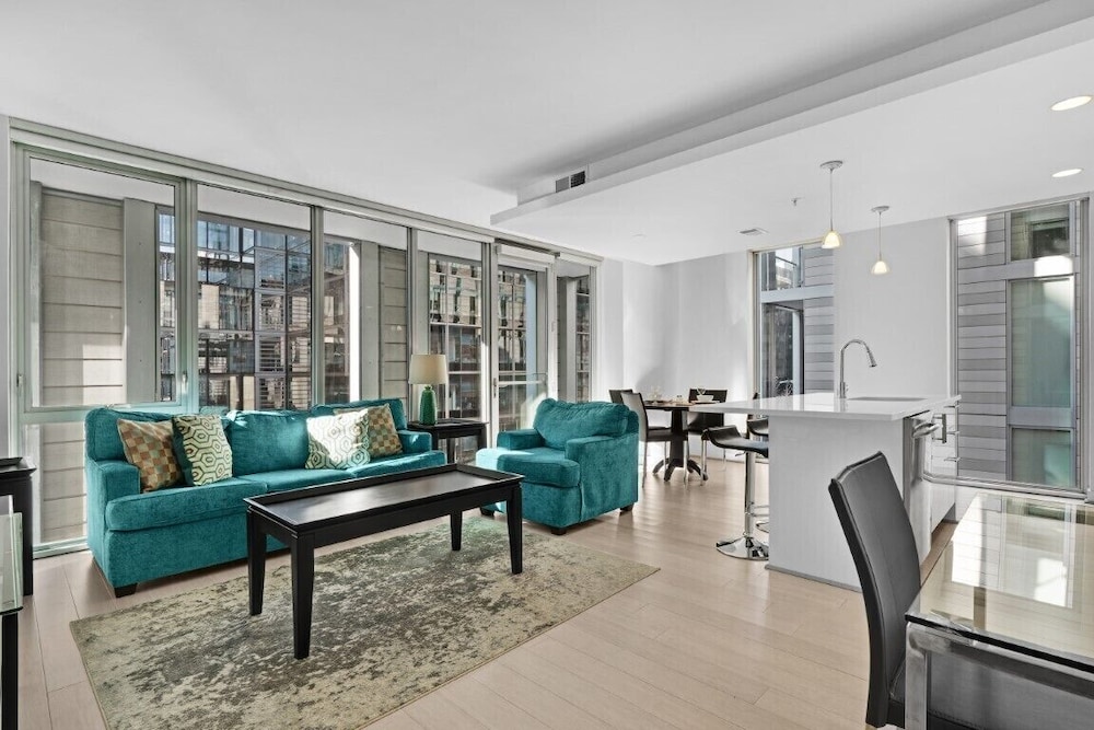 Luxury Apartment, 1 Queen Bed with Sofa bed photo 2