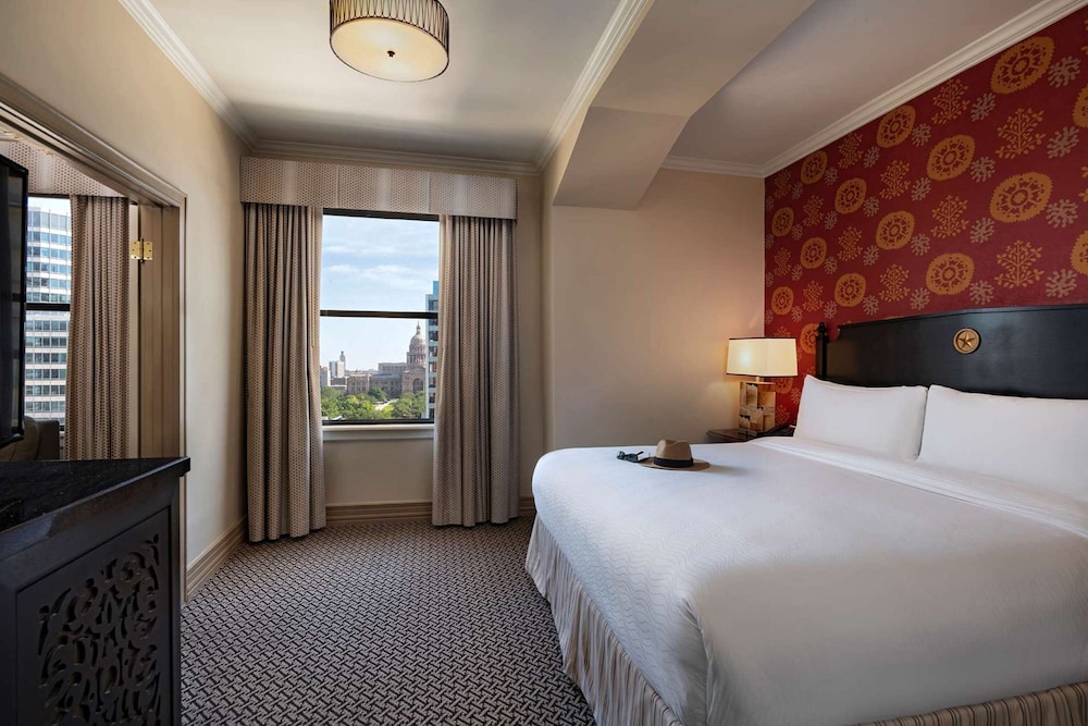Executive Suite, 1 King Bed (Club One Bedroom)