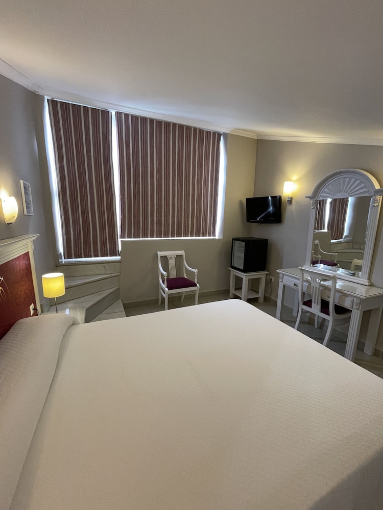 Double Room, Pool Access