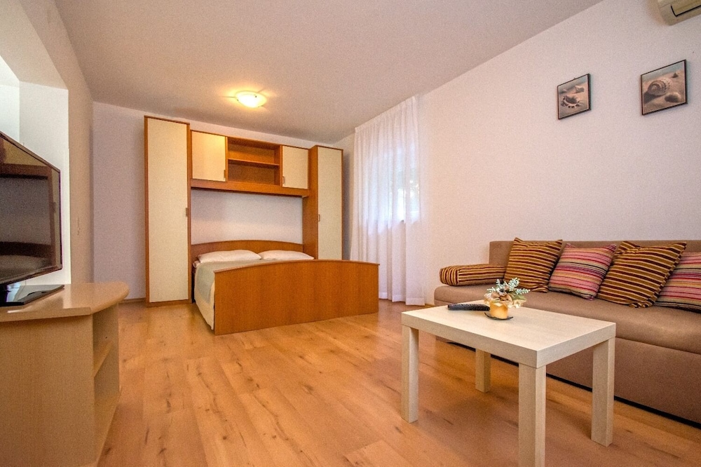 Apartment (Sabina - 100m from sea - A2 prizemlje)