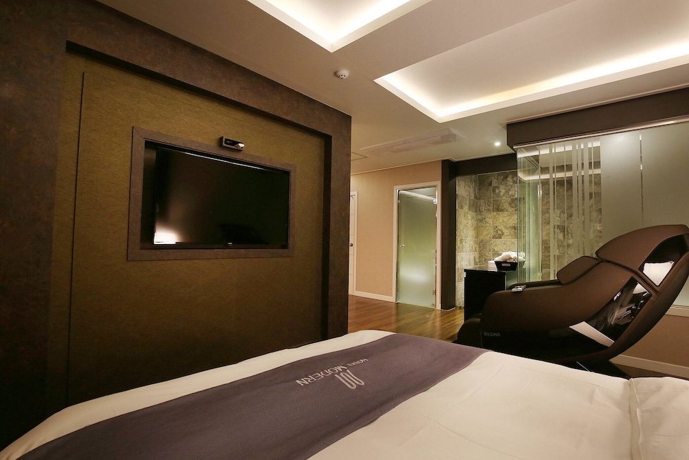 Room (Special room (king size bed + massage)
