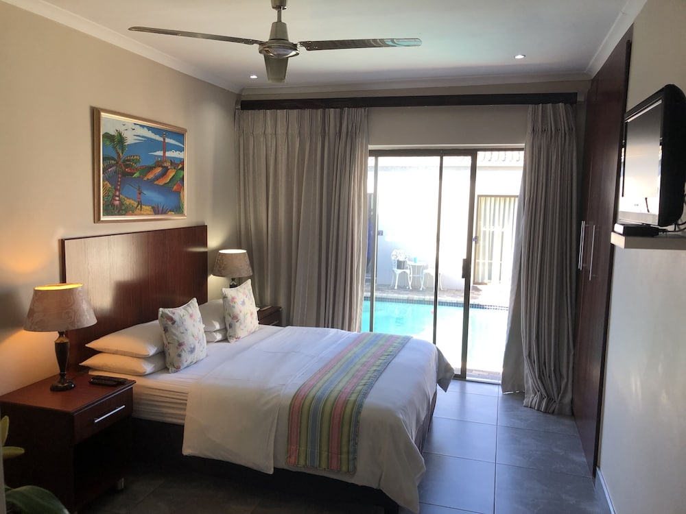 Luxury Room - Photo 34