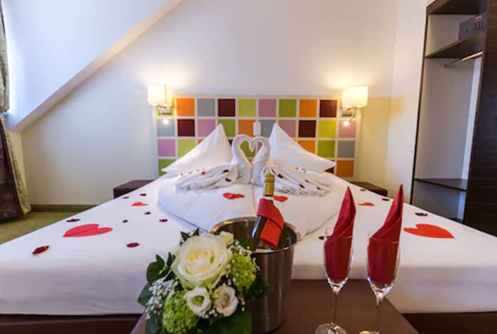 Junior Suite, Multiple Beds photo 2