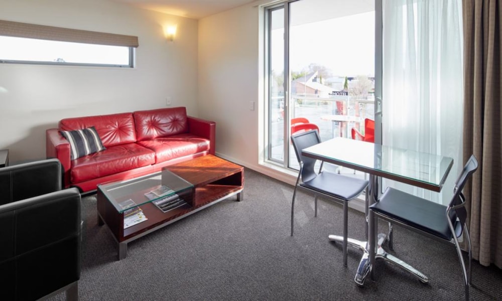 One Bedroom Suite photo 3