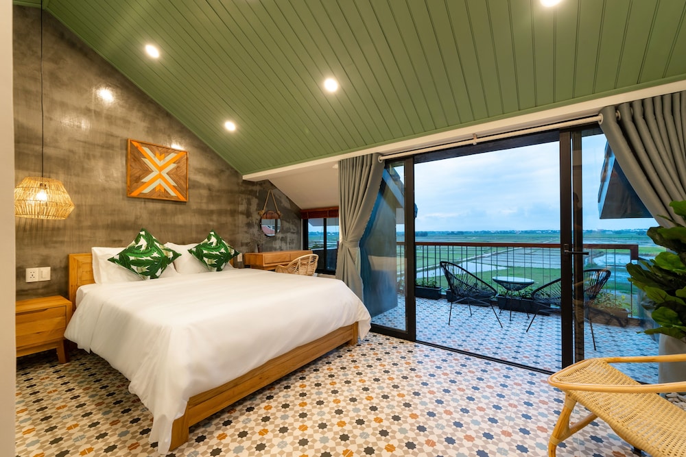 Rooftop Room, Rice Field View