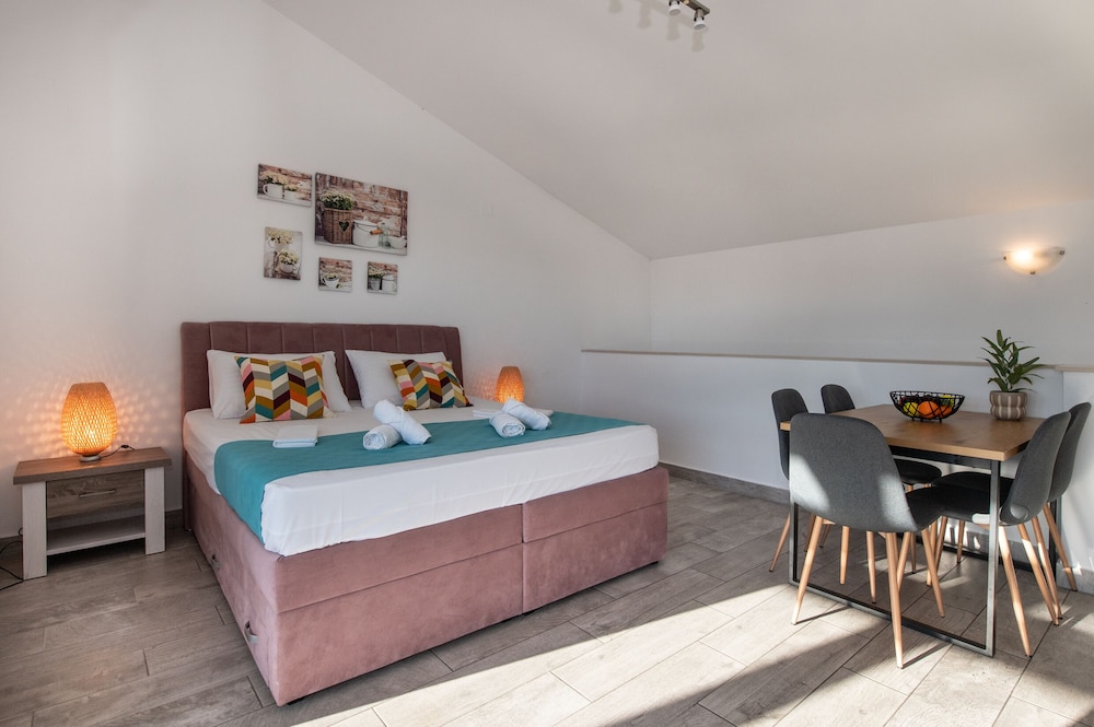 Comfort Duplex, Terrace, Garden View (A1)