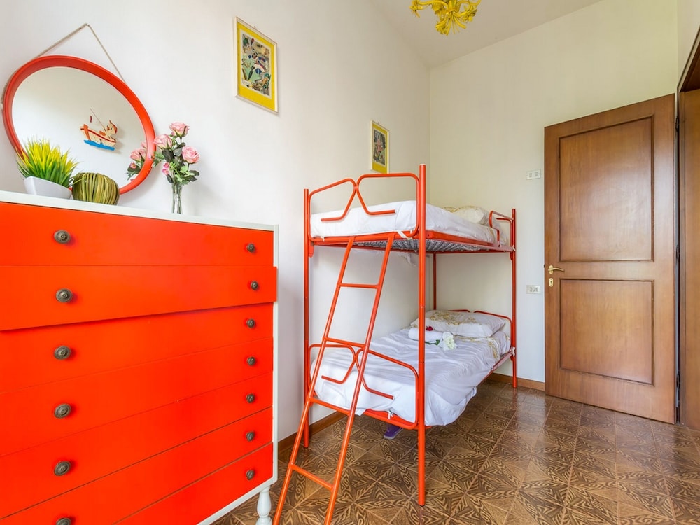 Family House, Multiple Bedrooms, 2 Bathrooms, Sea Facing (Casa Maddalena al Mare 600m from sea) photo 1