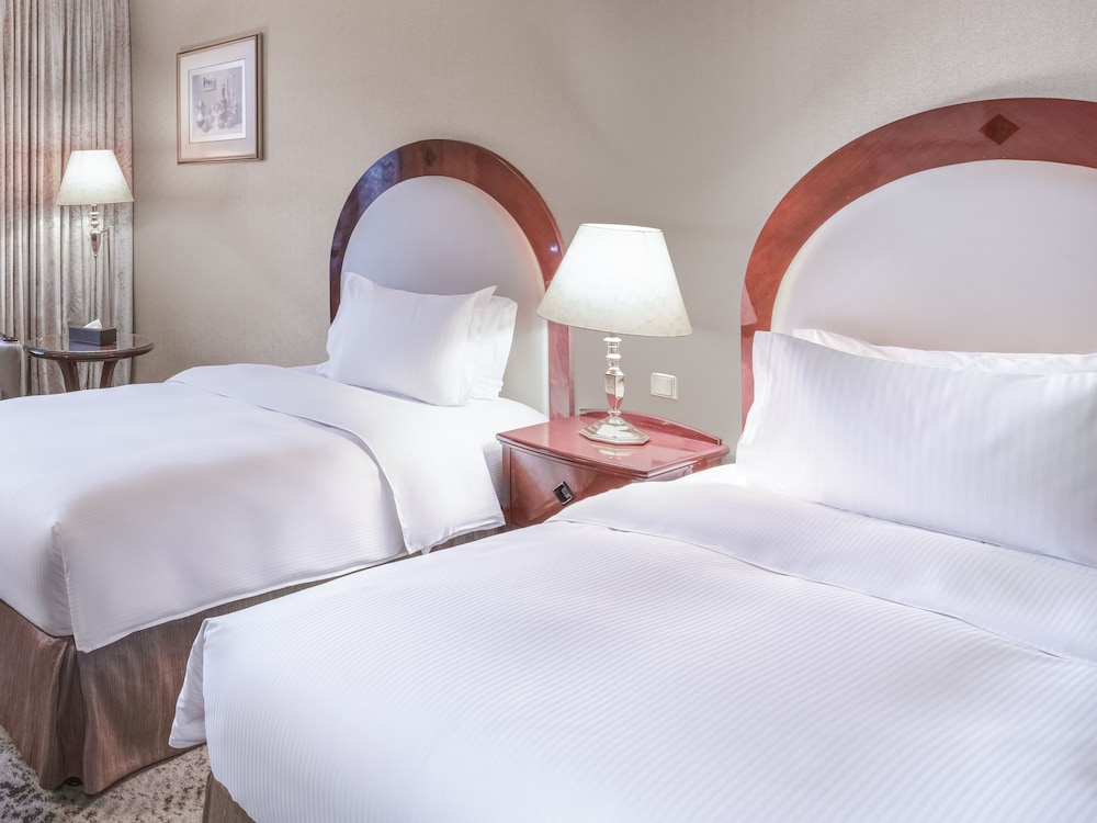 Deluxe Room - Photo 2