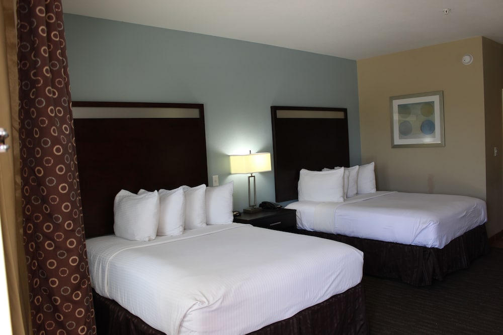 Standard Room, 2 Queen Beds photo 3