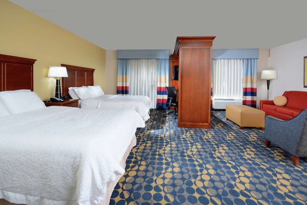 Studio, 2 Queen Beds, Accessible (Mobility & Hearing, Roll-in Shower) - Photo 2