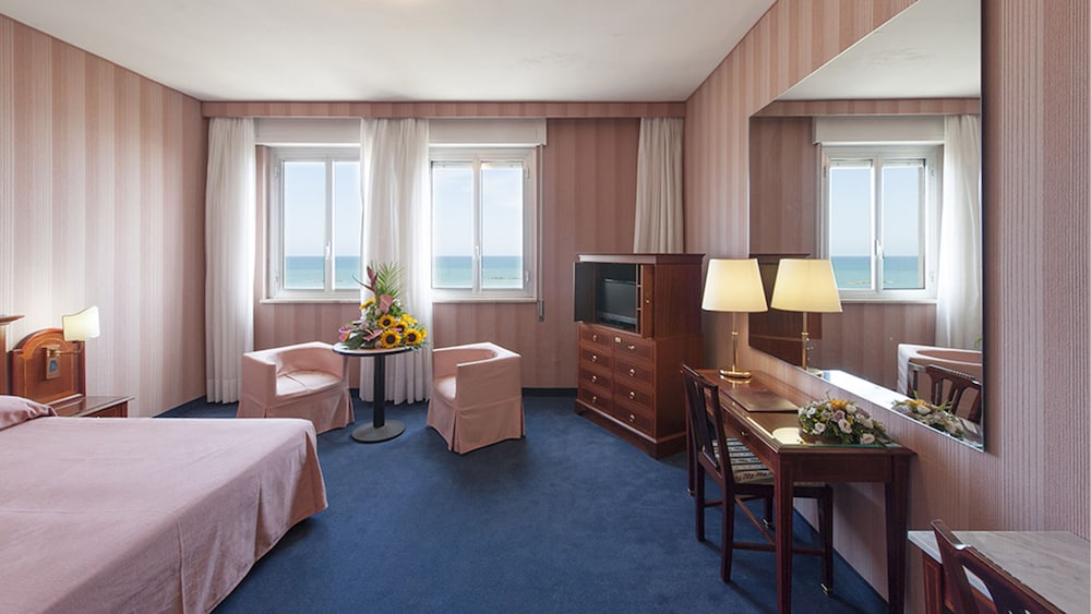 Standard Double or Twin Room, Sea View - Photo 14