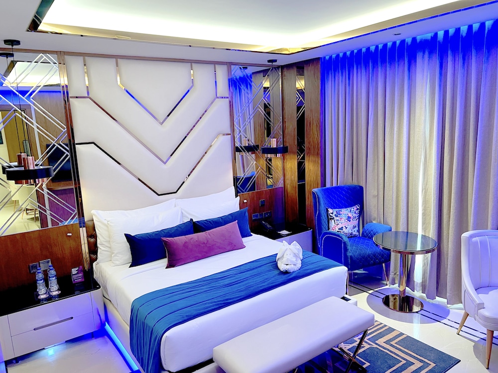 Deluxe Room - Photo 3