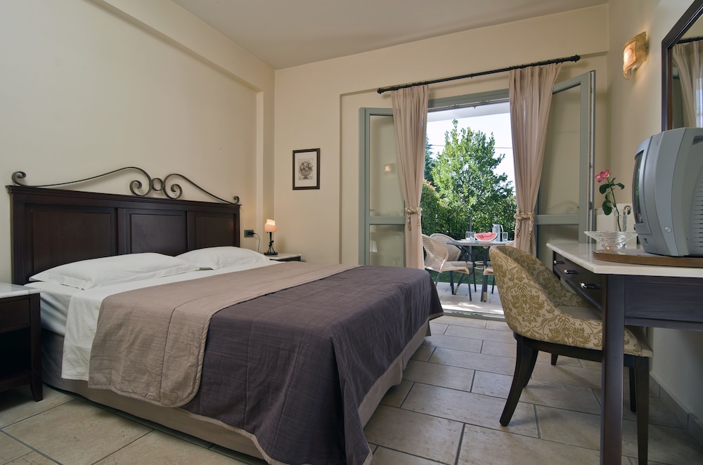 Superior Suite (for 2-4 people Afrodite, Artemis or Nafsika) photo 1