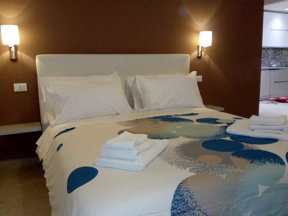 Double Room, 1 Queen Bed photo 3