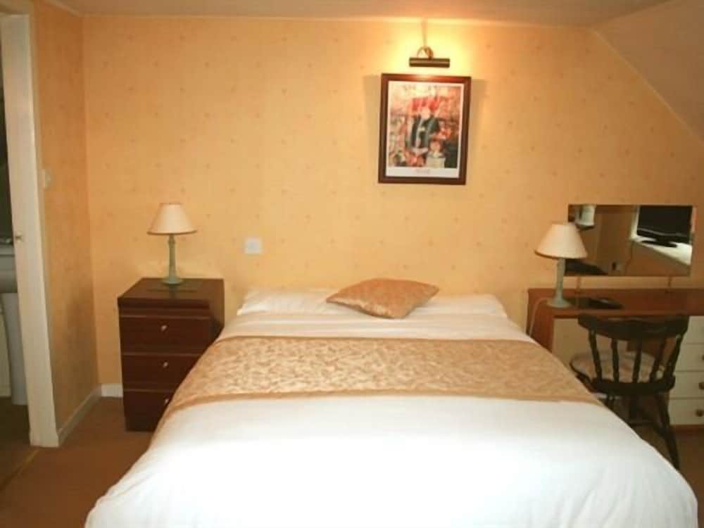 Standard Triple Room, Ensuite (All Season)
