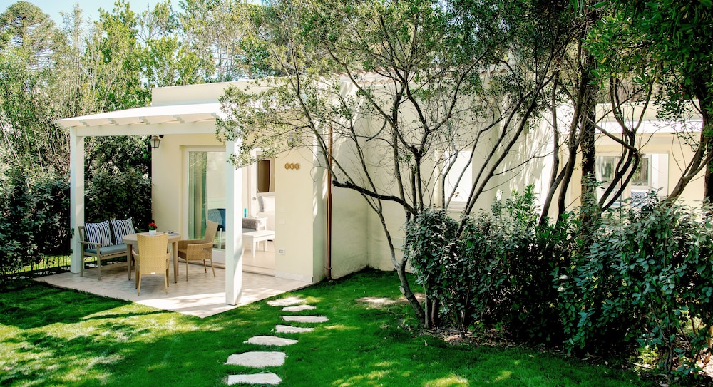 Deluxe Bungalow photo 3