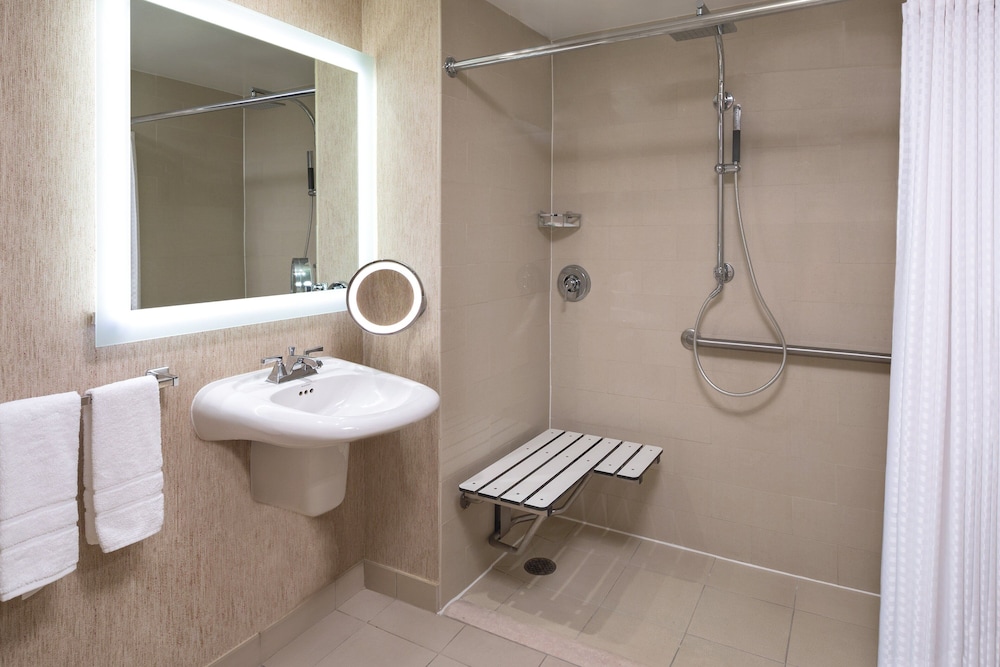 Executive Room, 1 King Bed - Photo 11