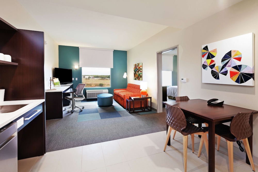 Suite, 1 King Bed, Bathtub - Photo 1