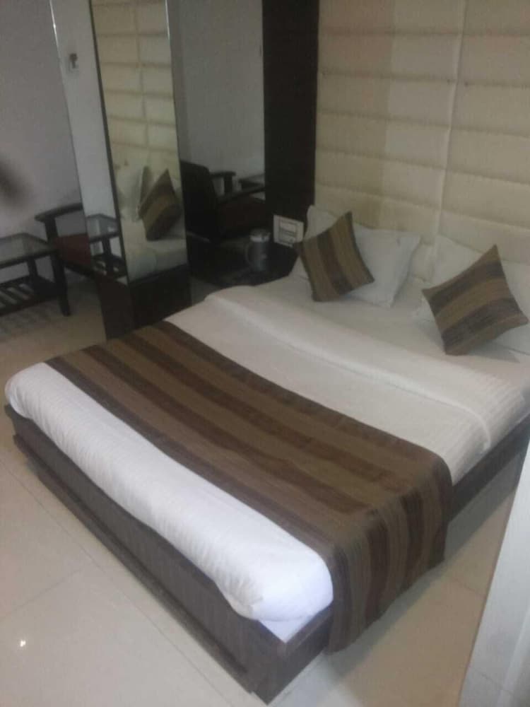 Deluxe AC Double