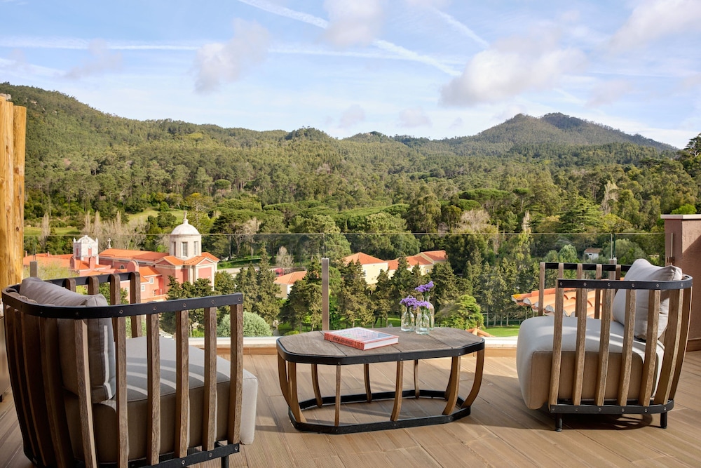 One Bedroom Suite with Balcony (Non Smoking)